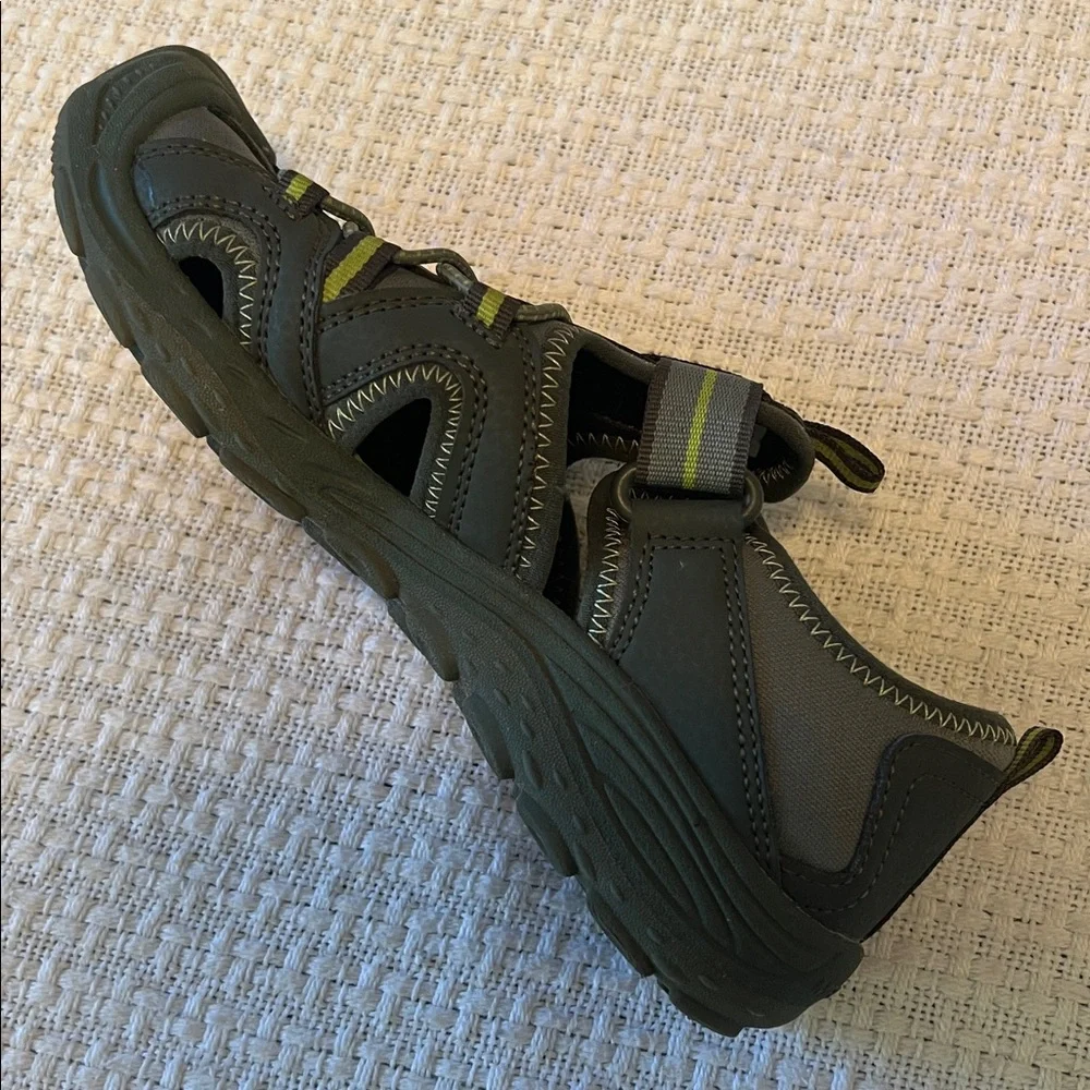 Outdoor Adventure Gray and Green Merrell Hydro 2 Sport Boys Sandals  Size 3